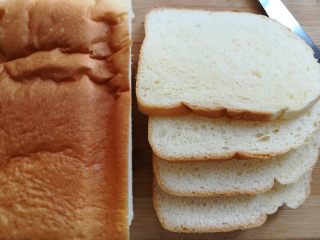 快手三明治,面包切成1cm厚的面包片