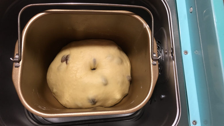 面包机版果干燕麦吐司,30分钟的面轩发酵至原来的2倍大左右。