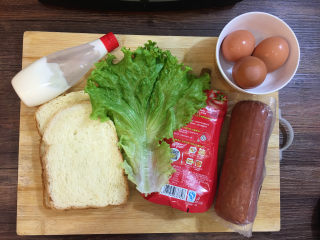 童趣早餐——乌龟全麦三明治,根据自己的喜好准备做三明治的材料。