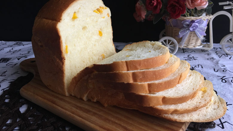 面包机版玉米吐司,成品图。