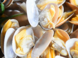  炒蛤蜊香上加香的秘诀，让你吃了还想吃！,沥干盛出备用