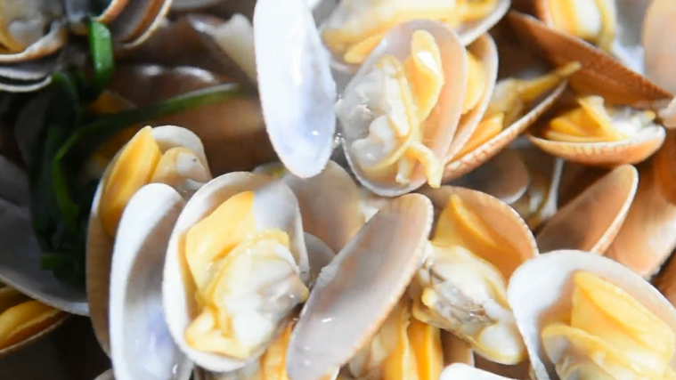  炒蛤蜊香上加香的秘诀，让你吃了还想吃！,沥干盛出备用