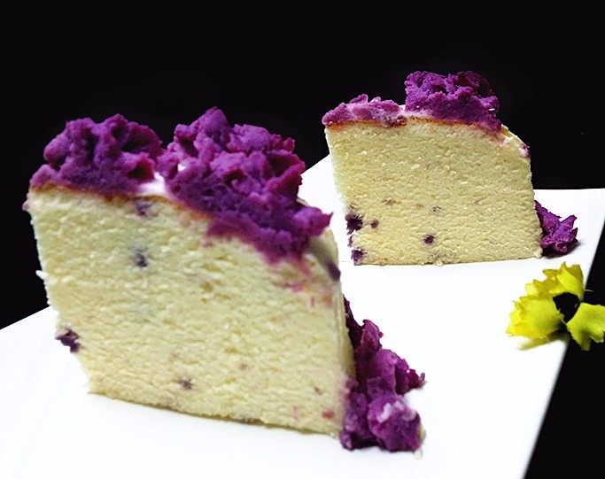 紫薯裱花酸奶蛋糕,切面非常漂亮哟 