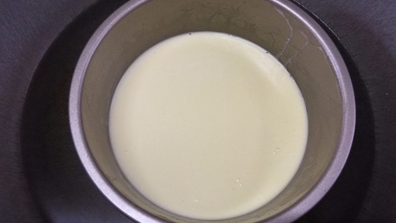 #吐司新吃法之六#岩烧奶酪片,隔热水融化，形成奶油溶液