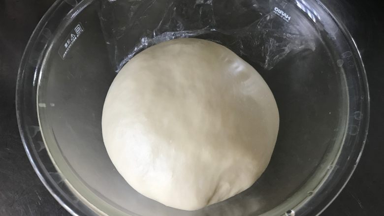 螺旋面包卷,温暖处发酵约1小时至两倍大（夏天天气热放室温就可以了）