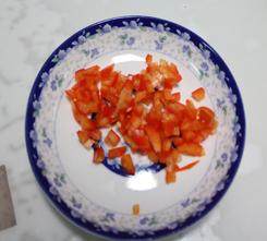 鹅肝酱焗白玉菇,红椒切碎