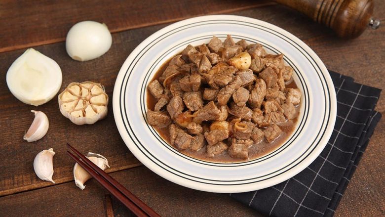 西餐中做的天津名菜，黑蒜子牛肉粒