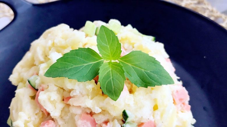 土豆火腿沙拉 , 夏天的营养小菜,简单又美味~
