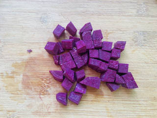 无糖紫薯豆浆,切小块