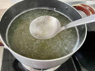 绿豆南瓜粥➕绿豆红枣南瓜粥,煮开撇去浮末