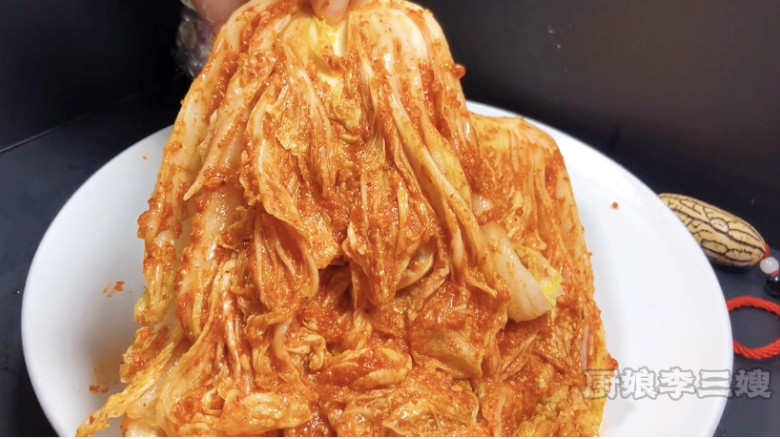 香辣爽脆的朝鲜族辣白菜制作方法,制作完成即可食用