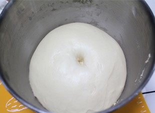 椰蓉花朵面包,发酵1.5至2倍大