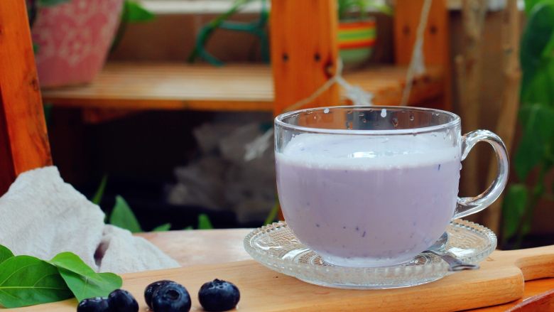 蓝莓奶昔,味道棒棒哒。