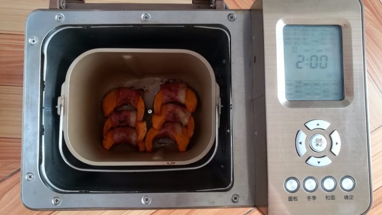 南瓜培根卷（面包机版）,面包机烤完设定时间关闭电源