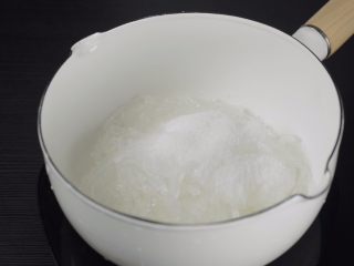 绿豆水羊羹,加糖80g，当然可以跳过这一步，到后面加完豆沙再根据味道加糖。