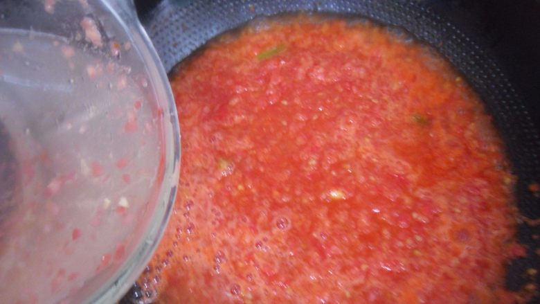 番茄肉丝浓汤,适当添加一些清水或高汤