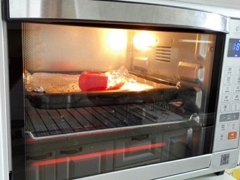 西红柿烘蛋,5.放到烤箱中180度上下火烤15分钟左右