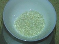 皮蛋粥——品臻客五常稻花香粥米,取30克，