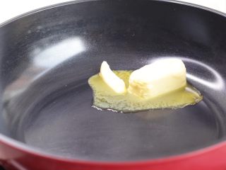 奶黄水晶饼  ,平底锅加热化黄油