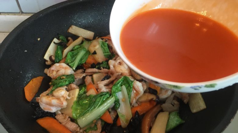 香甜米饭+中华烩饭,加入煮好的虾头高汤