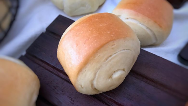 奶香石头小面包,有嚼劲的奶香小面包。