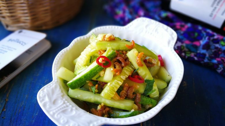 海米拌黄瓜,夏日最家常的一道菜。