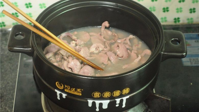 无肉不欢+干烧猪心,下锅后用筷子快速搅拌，让肉片分开，受热更均匀