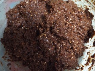 奇亚籽藜麦核桃巧克力青团,最后搅拌成黏黏的糊状，作为馅料