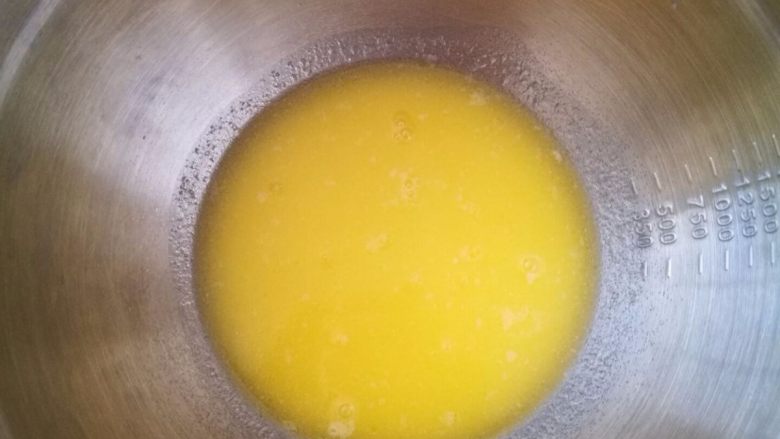 海苔麻糬球,小火加热到黄油融化，倒入一个干净的盆内稍凉至不烫手
