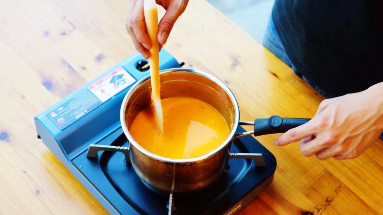 冰火历练的酸甜蔬菜汤,小火加热，不用烧开。