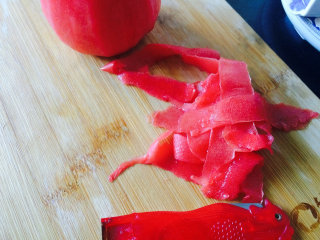 桂花香贴秋膘——番茄牛腩,番茄去皮。