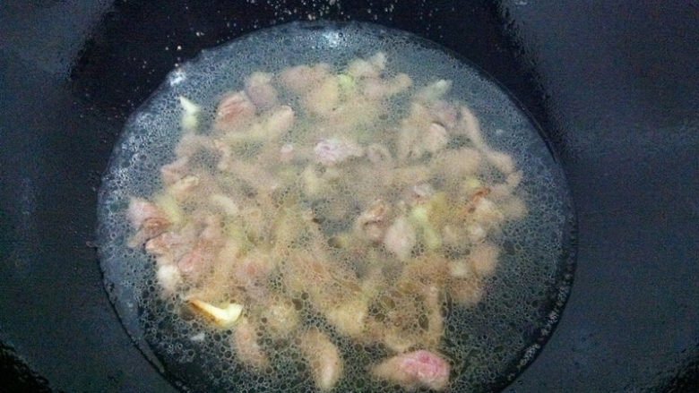 上汤菠菜,遮上锅盖煮沸