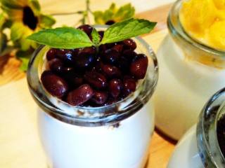 早餐+酸奶盆栽, 也可以表面放上自制的蜜豆