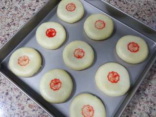 中式点心~白酥皮玫瑰鲜花饼（素油版）,21．上面盖图章进行装饰。