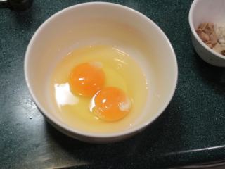 日式茶碗蒸,这是两人份蒸蛋份量，打入两颗蛋。
