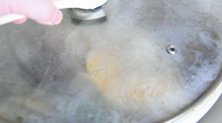 快手版红烧大黄鱼问世，简单操作，味道鲜美！,关盖，小火焖煮10分钟