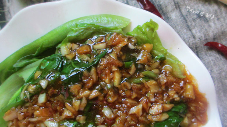 蒜蓉蚝油生菜,好吃的家常菜——蒜蓉蚝油生菜，只要5分钟就可以上桌