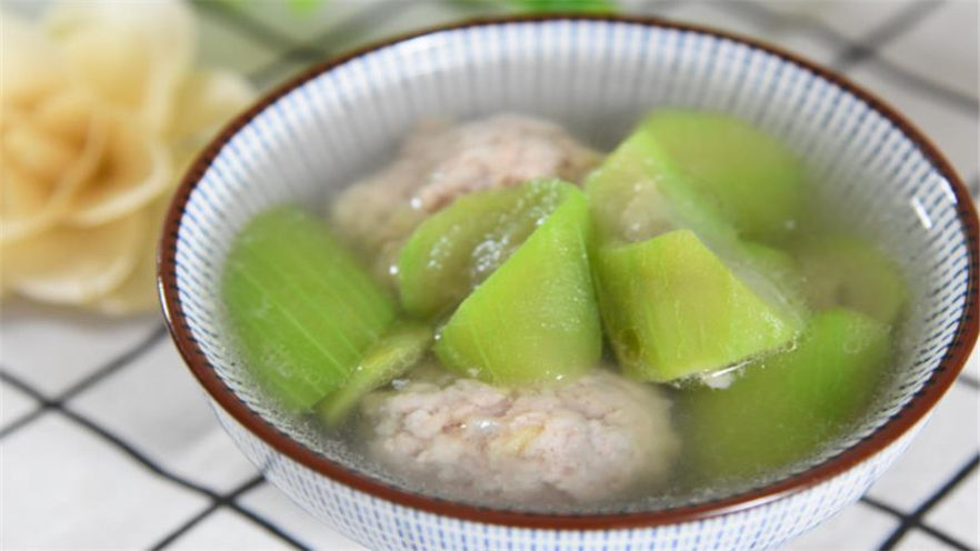 肉圆丝瓜汤有荤有素营养丰富,简单易做还味道鲜美,太好喝了!