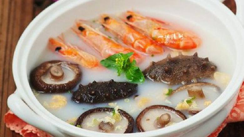 鲜奶虾海参汤