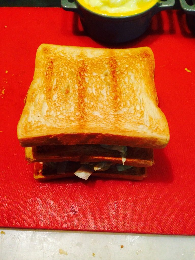 公司三明治,盖上另一片面包