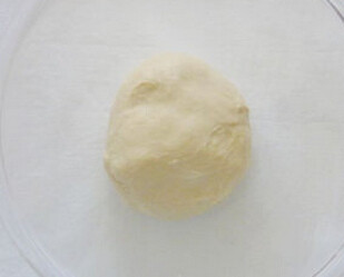 肉松面包卷,撒成小块，用后油法与主面团揉至出膜