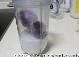 迷你紫薯蛋糕卷,将熟紫薯加牛奶和炼乳打成泥
