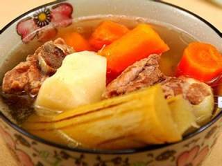 竹蔗红罗卜猪骨汤