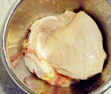 白玉鸡,翻面，继续腌制至少15分钟