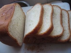 松软面包（面包机版）,此方法不是一键式烘烤请注意。只有这样才会拉丝，松软。