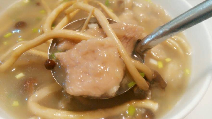 茶树菇滑肉汤
