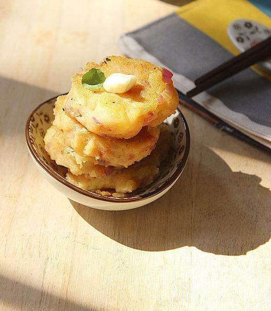 日式沙拉土豆煎饼