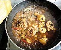 韩式安东炖鸡,加入适量的清水大火煮上5分钟