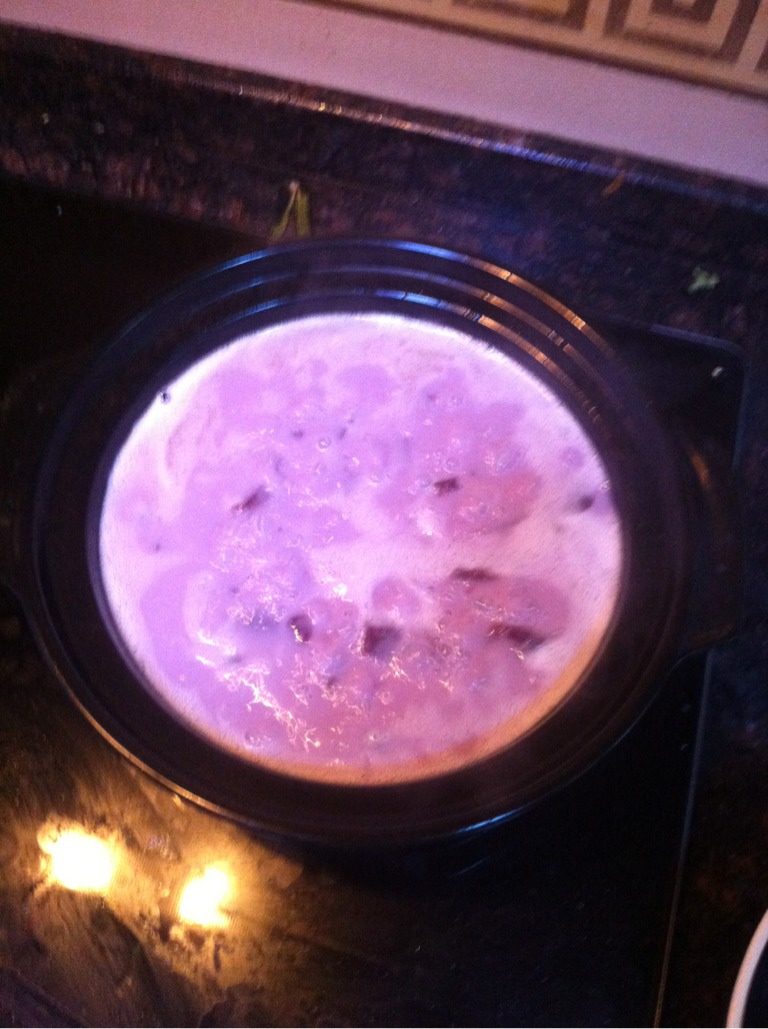 芡实紫薯椰子汁砂锅糖水