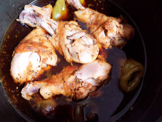 咸香鸡,盖盖儿，鸡肉档煮30分钟。